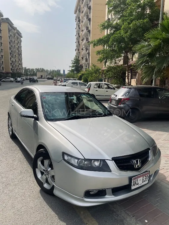 Honda Accord 2004 for Sale in Lahore Image-1