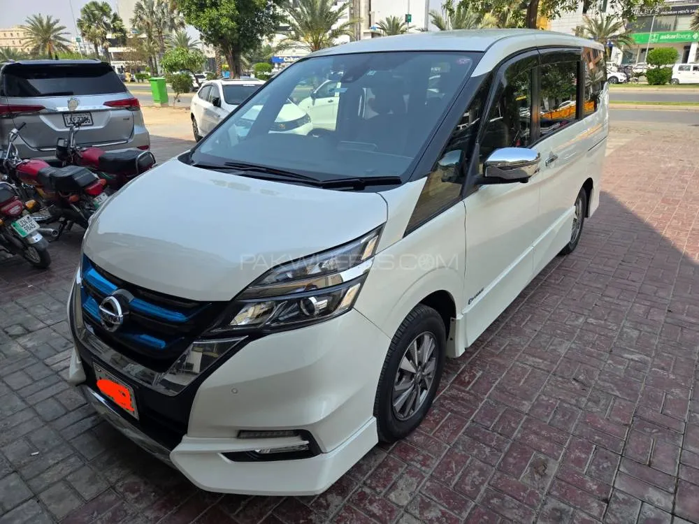 Nissan Serena 2019 for Sale in Lahore Image-1
