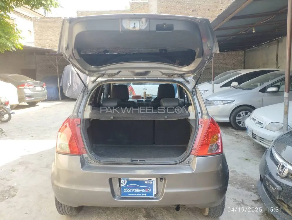 سوزوکی سوئفٹ 2014 for Sale in پشاور سوزوکی سوئفٹ 2014 for Sale in پشاور Image-8