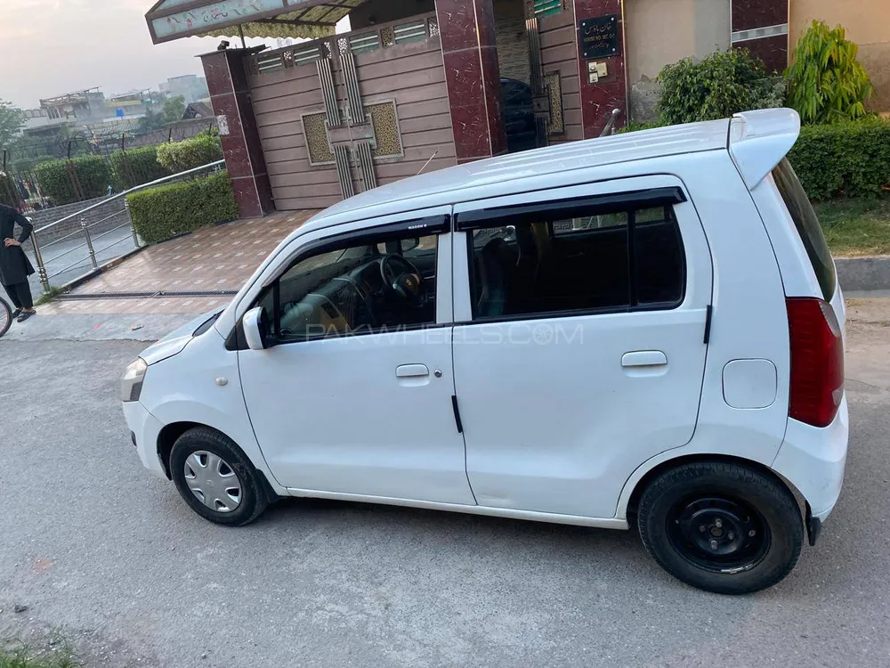 Suzuki Wagon R 2017 for Sale in Lahore Image-1