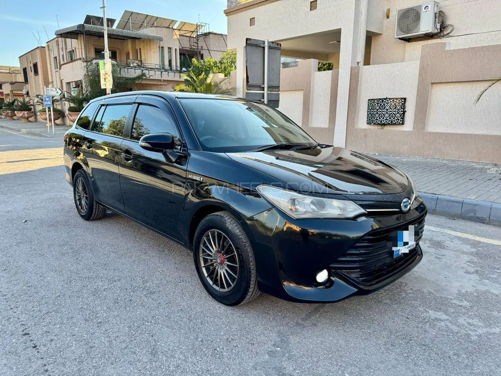 Toyota Corolla Fielder 2015 for Sale in Rawalpindi Image-1