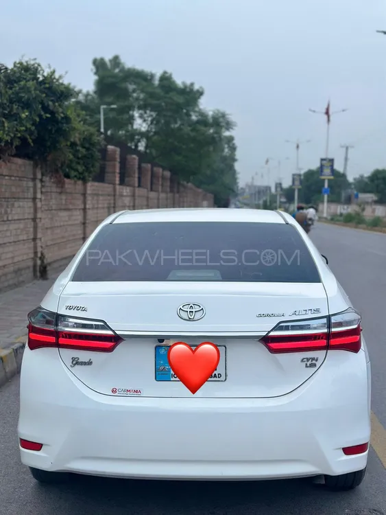 Toyota Corolla 2020 for Sale in Peshawar Image-1