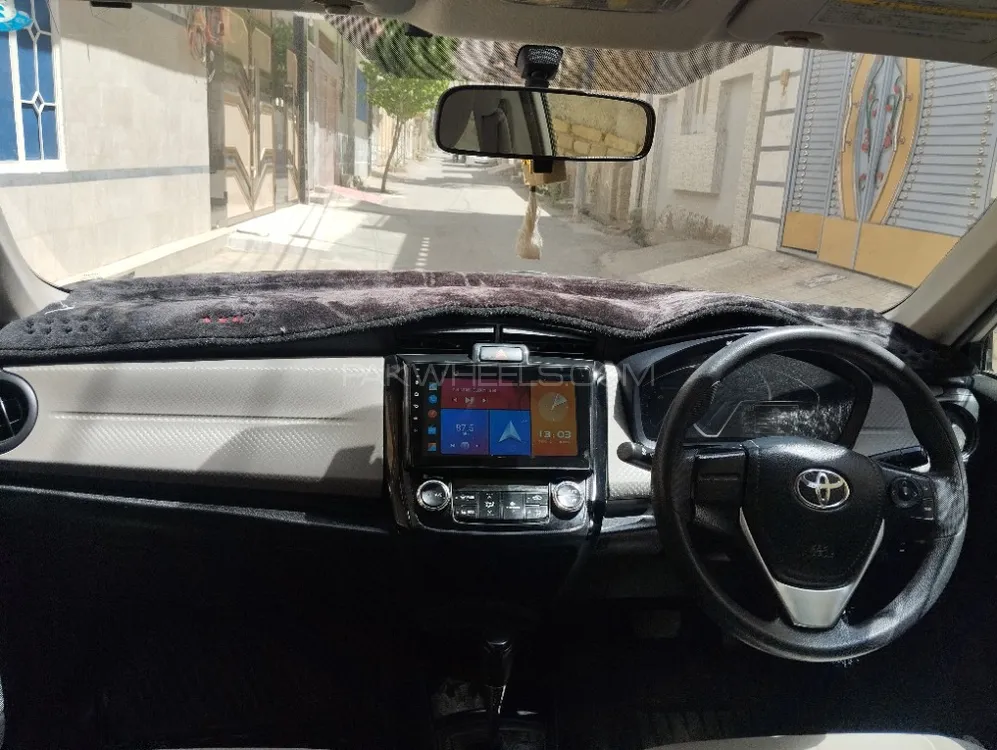 Toyota Corolla Axio 2013 for Sale in Quetta Image-1
