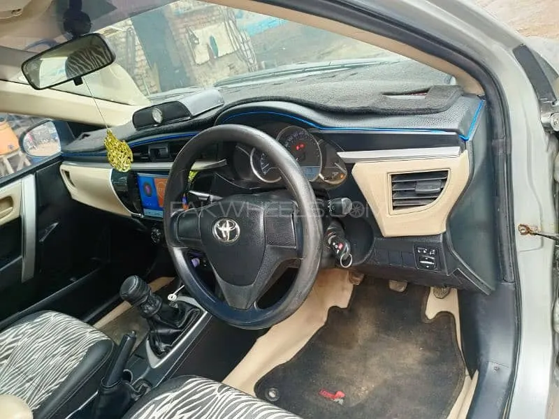 Toyota Corolla 2016 for Sale in Faisalabad Image-1