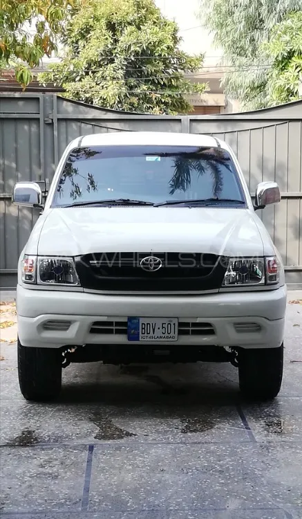 Toyota Hilux 2004 for Sale in Lahore Image-1