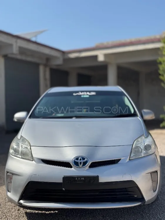 Toyota Prius 2012 for Sale in Kohat Image-1