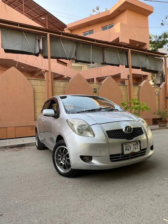 Toyota Vitz 2005 for Sale in Karachi Image-1