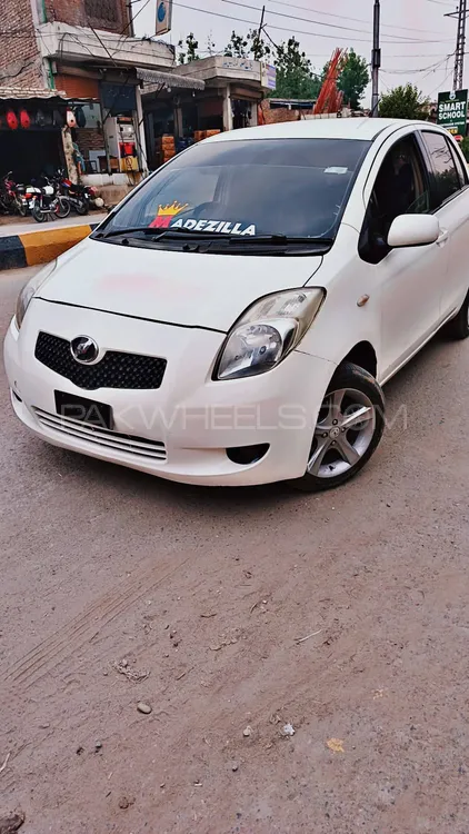 Toyota Vitz 2009 for Sale in Peshawar Image-1