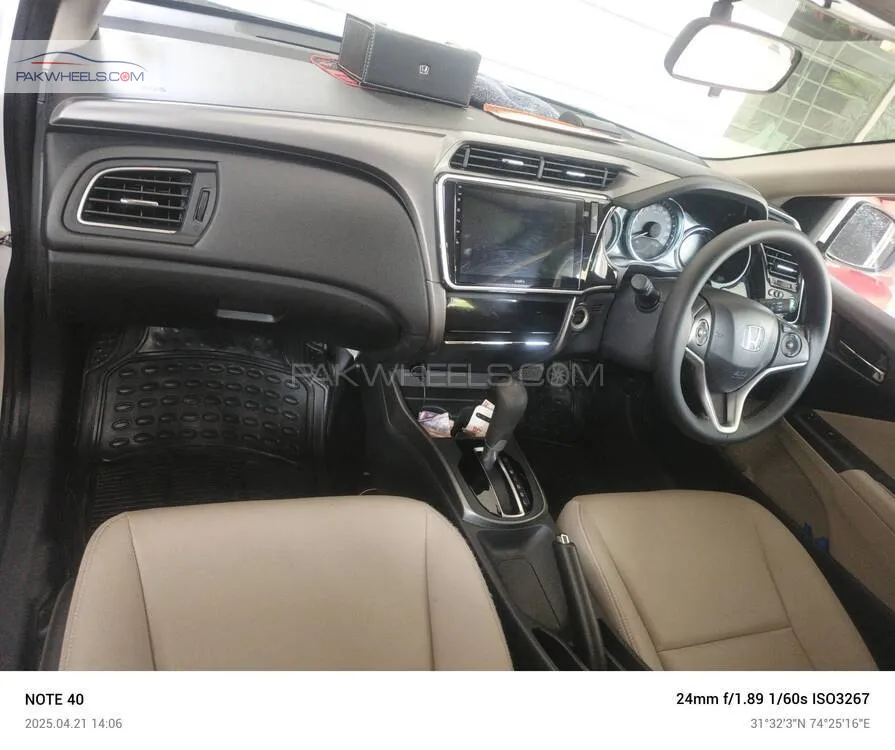 Honda City 2025 for Sale in Lahore Honda City 2025 for Sale in Lahore Image-10