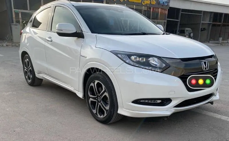 Honda Vezel 2016 for Sale in Karachi Image-1