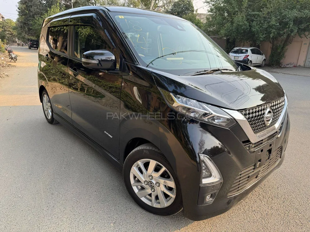 نسان ڈیز 2023 for Sale in لاہور Image-1
