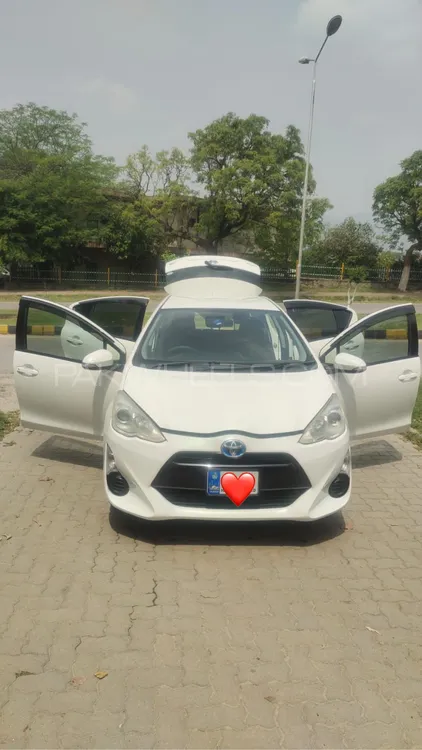 Toyota Aqua 2015 for Sale in Islamabad Image-1