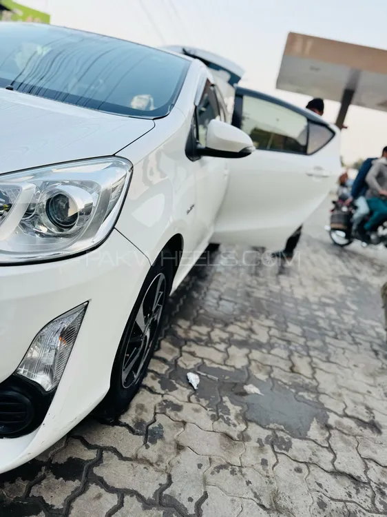 Toyota Aqua 2015 for Sale in Peshawar Image-1
