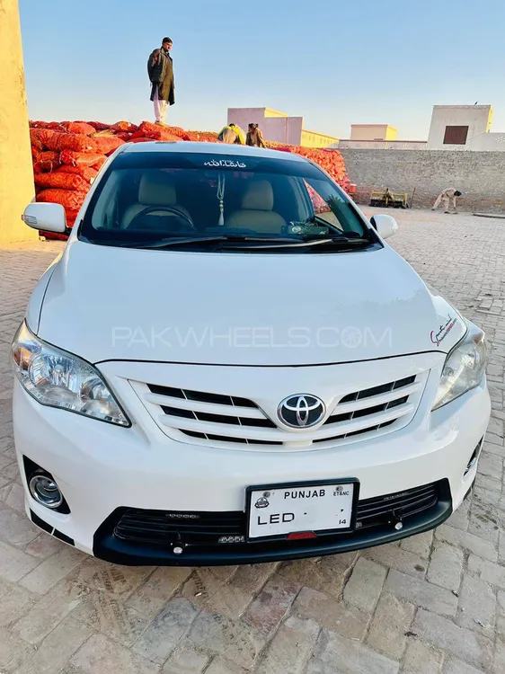 Toyota Corolla 2014 for Sale in Vehari Image-1
