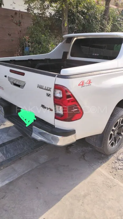 Toyota Hilux 2021 for Sale in Lahore Toyota Hilux 2021 for Sale in Lahore Image-3