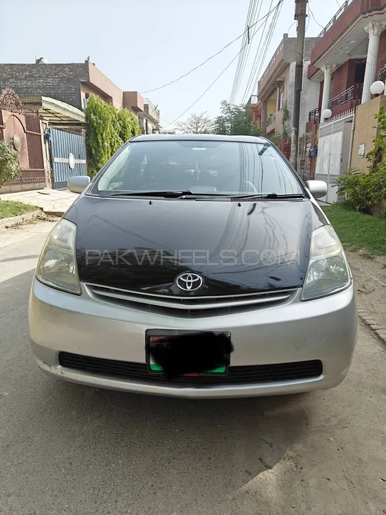 Toyota Prius 2010 for Sale in Lahore Image-1