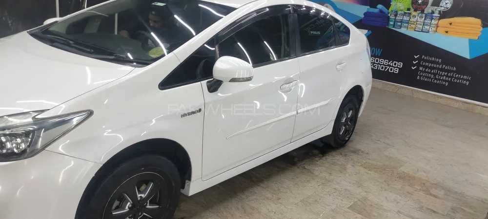Toyota Prius 2011 for Sale in Gujranwala Image-1