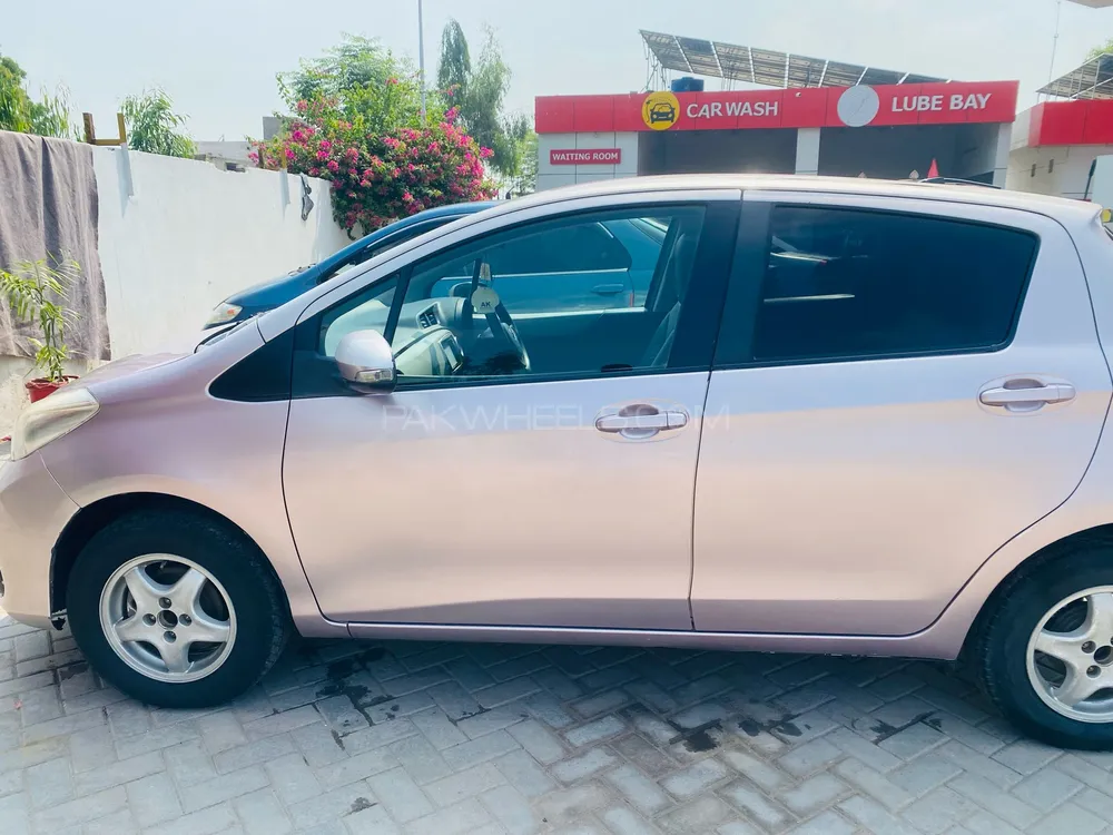 Toyota Vitz 2011 for Sale in Islamabad Image-1