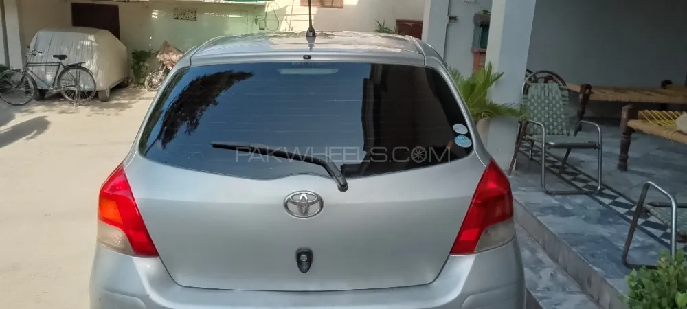 Toyota Vitz 2009 for Sale in Peshawar Image-1