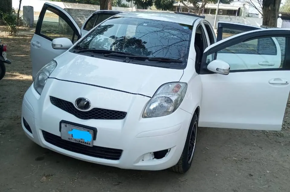 Toyota Vitz 2009 for Sale in Mangla Image-1