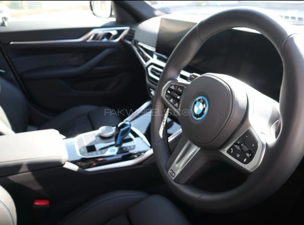 BMW i4 2022 for Sale in Lahore BMW i4 2022 for Sale in Lahore Image-11