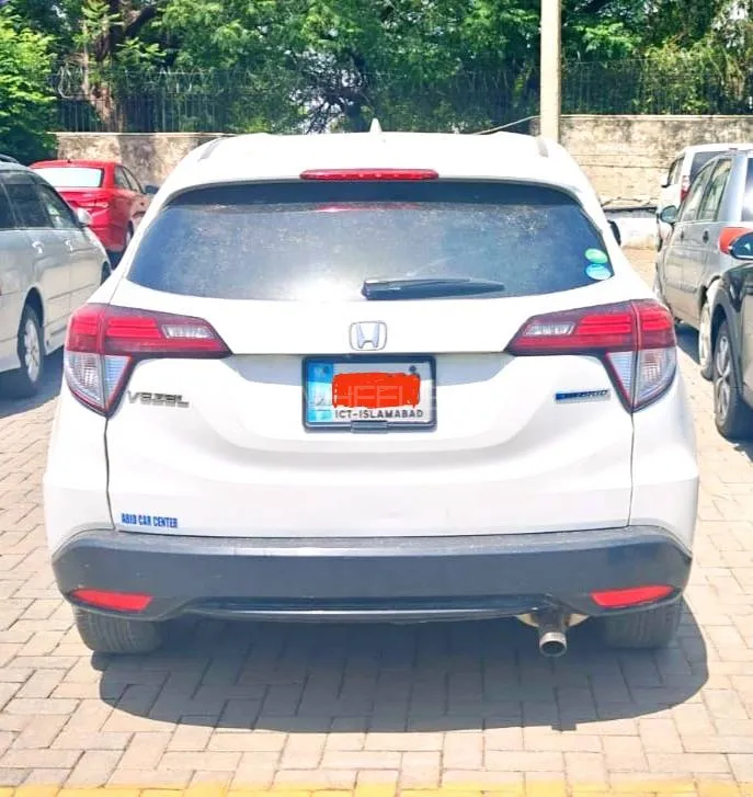 Honda Vezel 2014 for Sale in Rawalpindi Image-1