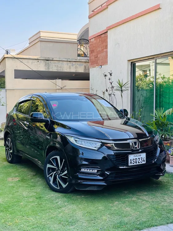 Honda Vezel 2020 for Sale in Lahore Image-1