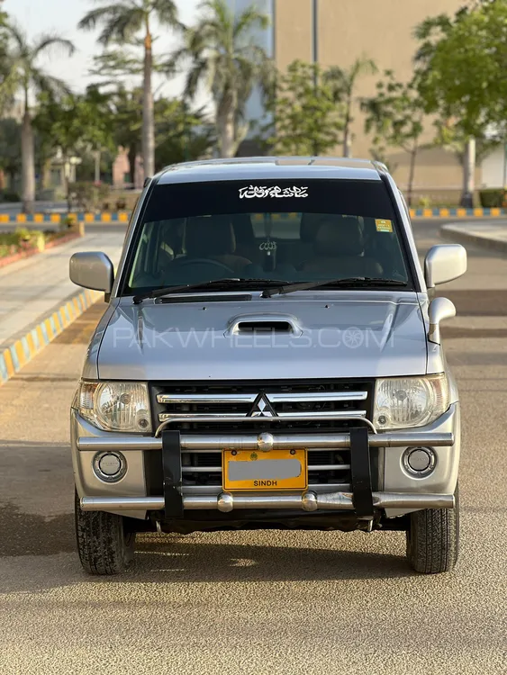 Mitsubishi Pajero Mini 2010 for Sale in Karachi Image-1