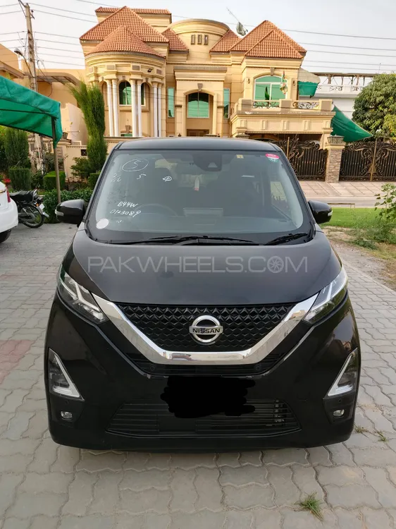 نسان ڈیز 2022 for Sale in سیالکوٹ Image-1