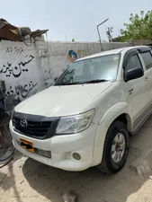 Toyota Hilux 4x4 Double Cab Standard 2012 for Sale