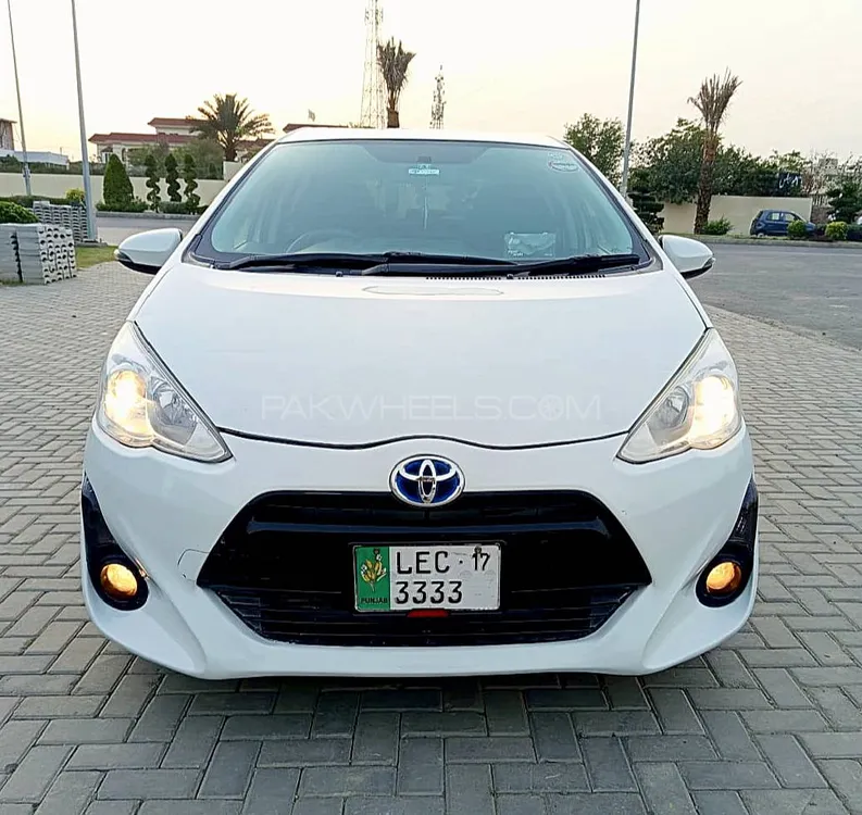 Toyota Aqua 2013 for Sale in Lahore Image-1