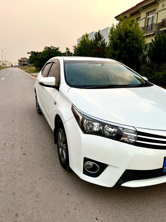 Toyota Corolla 2016 for Sale in Islamabad Image-1