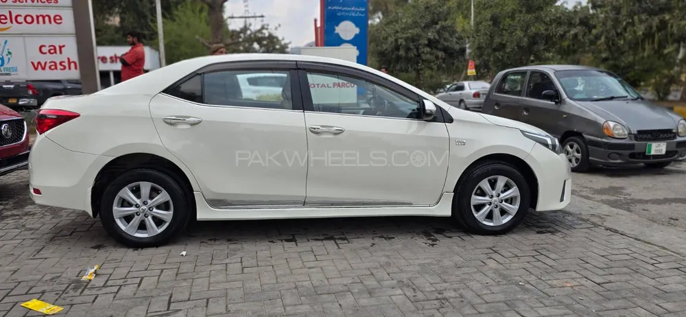 Toyota Corolla 2016 for Sale in Islamabad Image-1