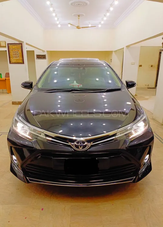 Toyota Corolla 2019 for Sale in Karachi Image-1