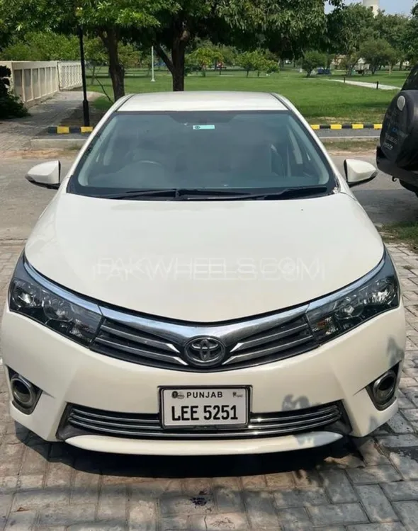 Toyota Corolla 2015 for Sale in Lahore Image-1