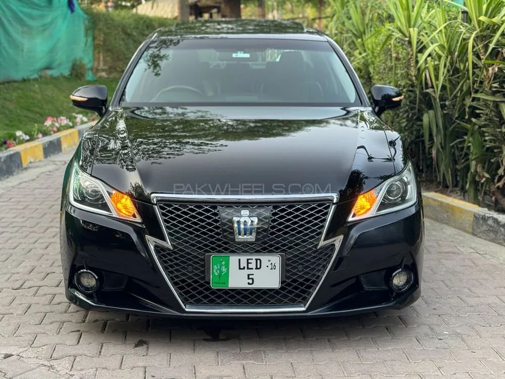 Toyota Crown 2013 for Sale in Islamabad Image-1