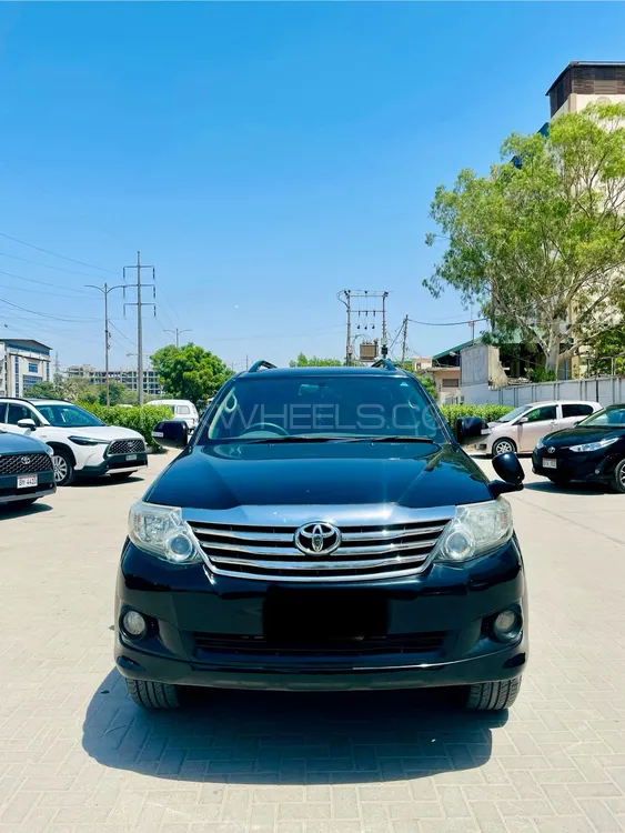Toyota Fortuner 2014 for Sale in Karachi Image-1