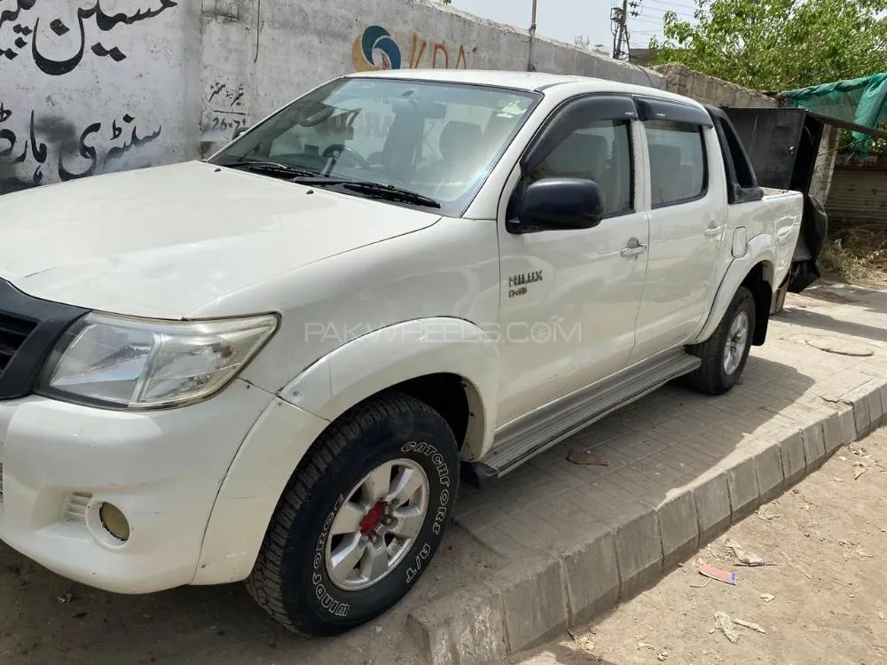 ٹویوٹا ہائیلکس 2011 for Sale in کراچی ٹویوٹا ہائیلکس 2011 for Sale in کراچی Image-3