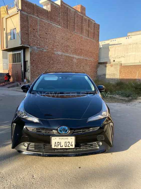 Toyota Prius 2021 for Sale in Faisalabad Image-1