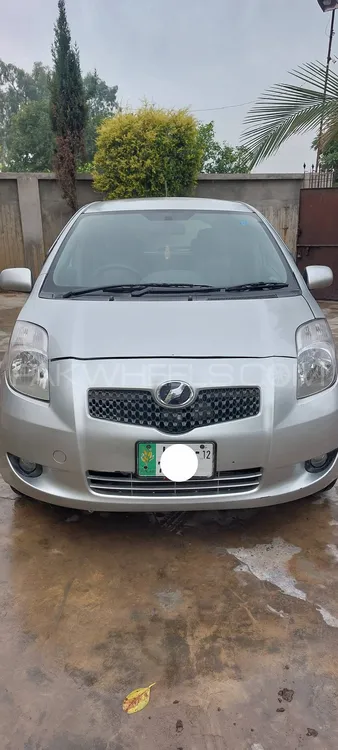 Toyota Vitz 2006 for Sale in Sialkot Image-1