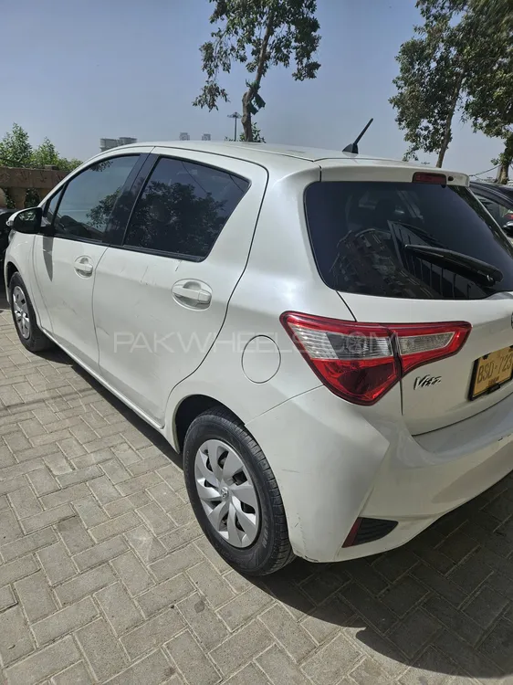 Toyota Vitz 2017 for Sale in Karachi Image-1