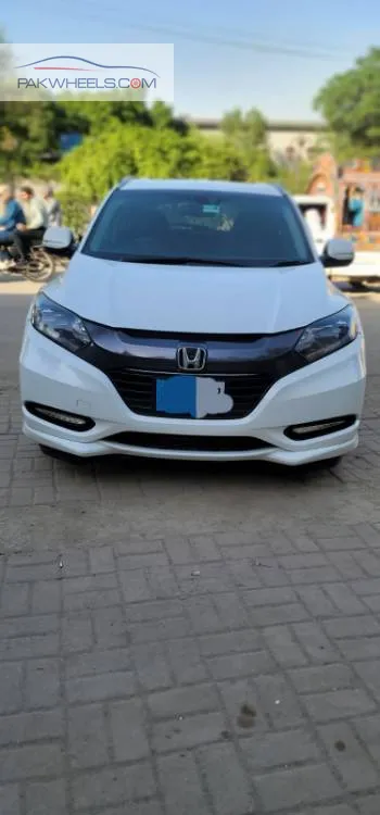Honda Vezel 2016 for Sale in Islamabad Image-1