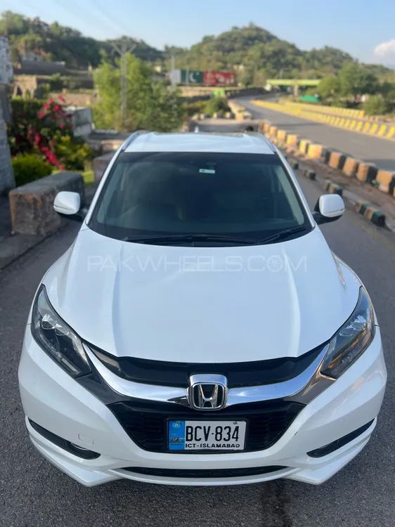 Honda Vezel 2015 for Sale in Islamabad Image-1