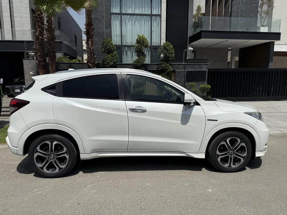 Honda Vezel 2016 for Sale in Lahore Image-1