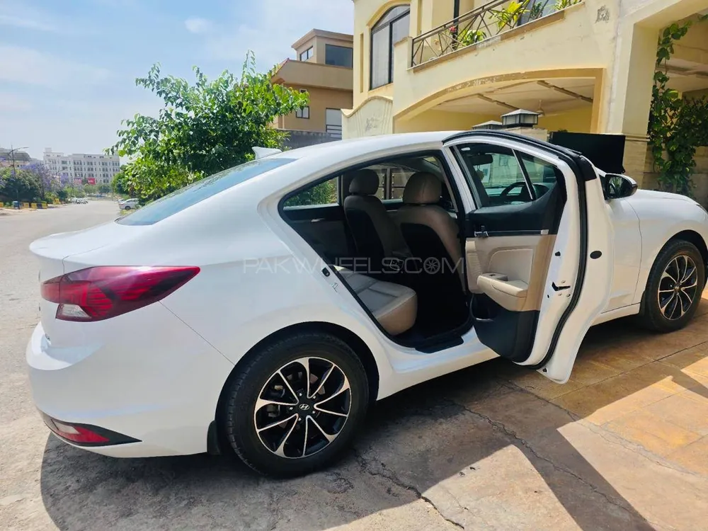 Hyundai Elantra 2024 for Sale in Islamabad Image-1