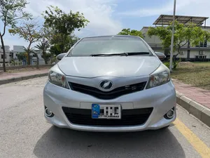 Toyota Vitz F 1.0 2013 for Sale