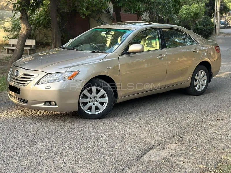 Toyota Camry 2007 for Sale in Lahore Image-1