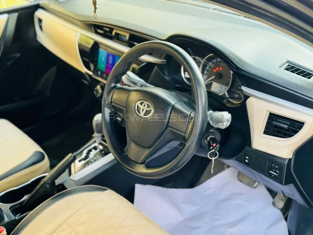 Toyota Corolla 2016 for Sale in Karachi Image-1