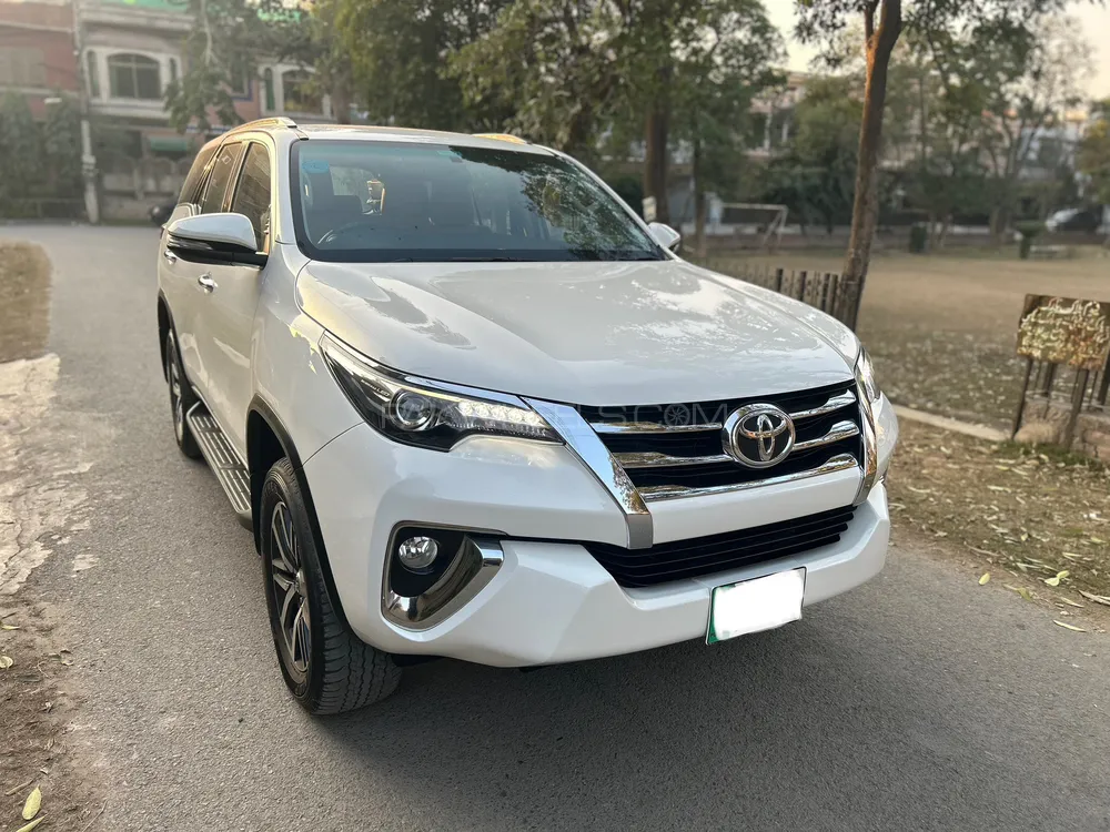 Toyota Fortuner 2017 for Sale in Lahore Image-1