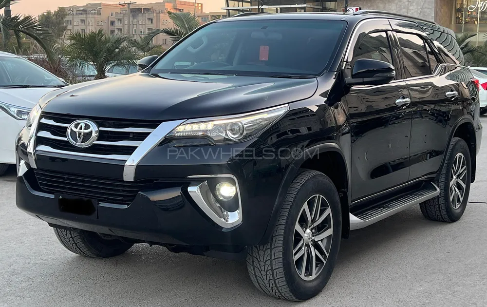 Toyota Fortuner 2021 for Sale in Islamabad Image-1